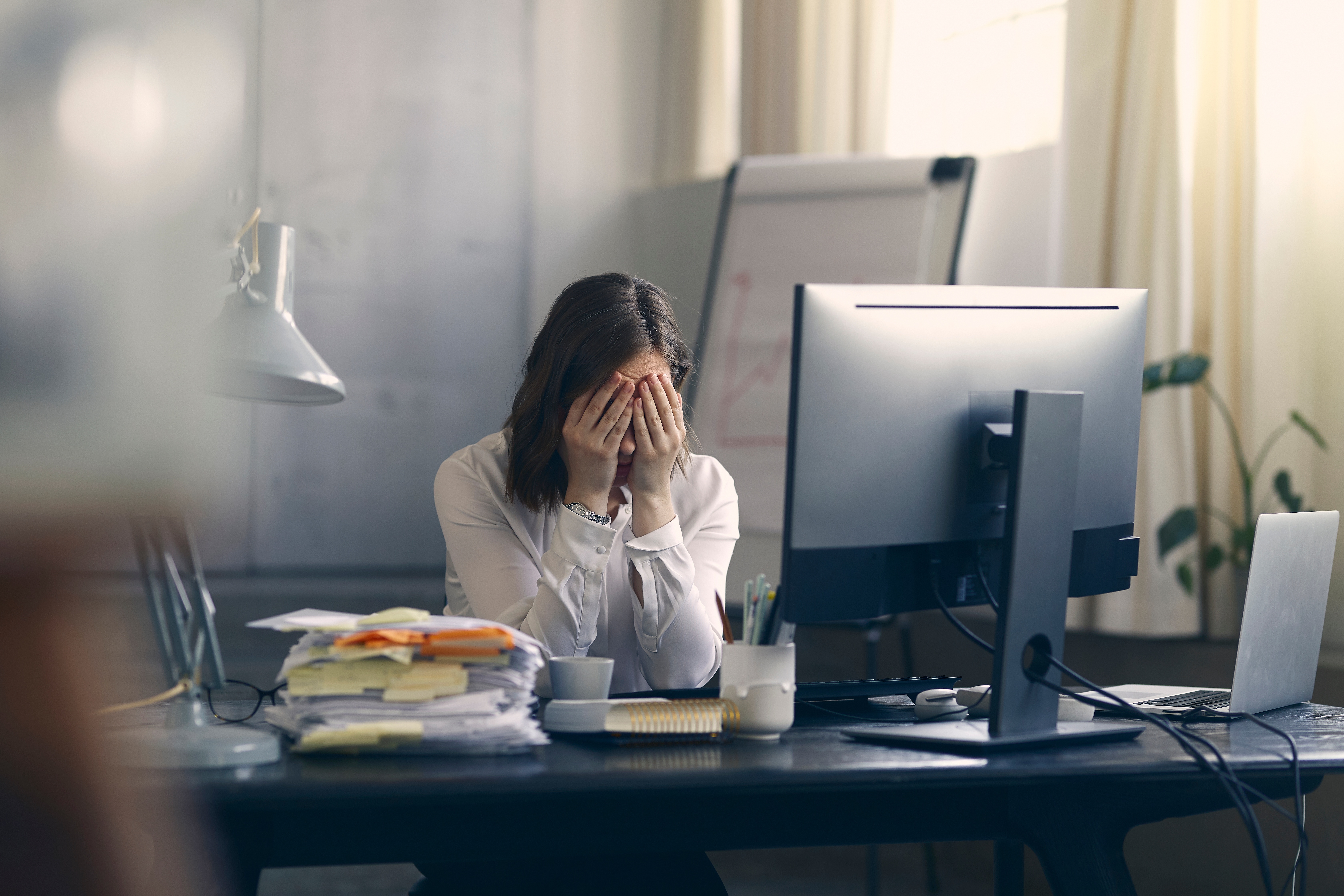 woman-at-desk